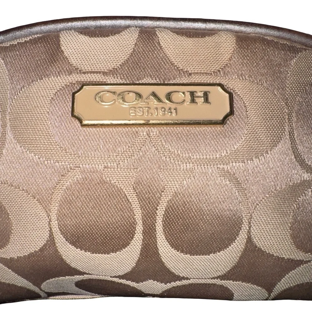 Coach Signature C Cosmetic bag Khaki Estée Lauder Holiday 2010 Limited Edition